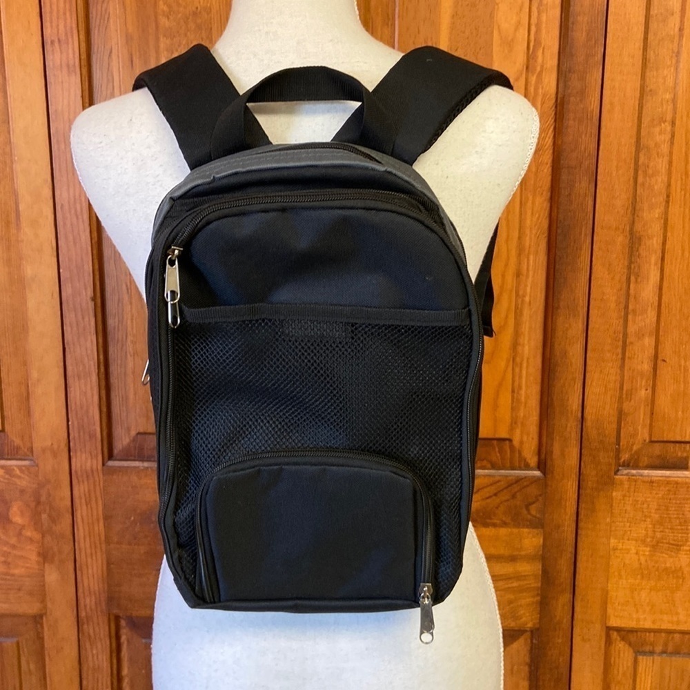 Trac Mini Kangaroo Pump Medical Backpack Black w/ Grey Preowned